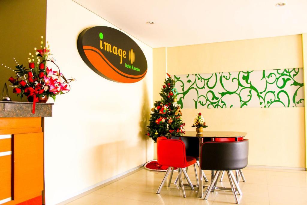 Image Hotel And Resto Бандунг Екстер'єр фото